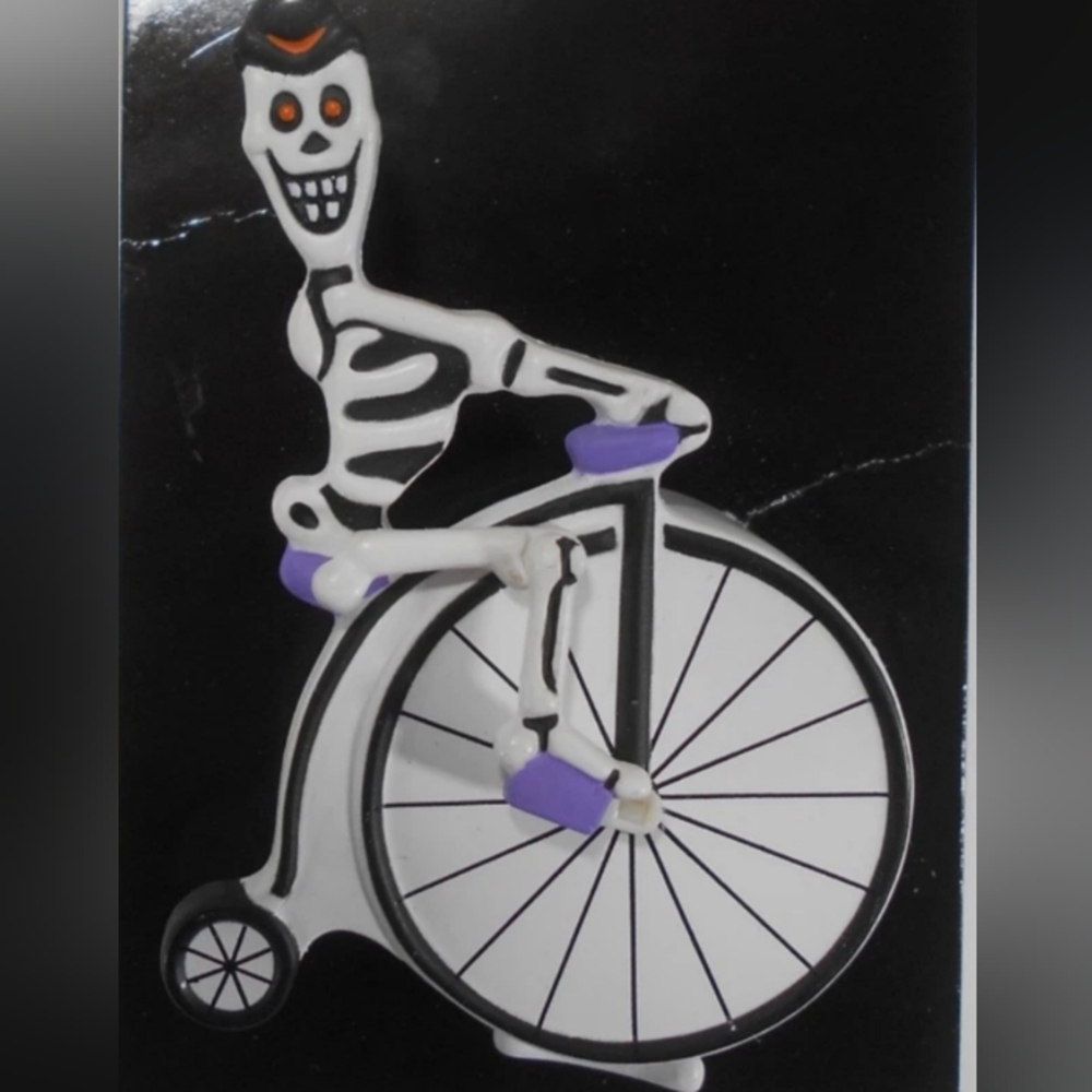SKELETON ON BICYCLE Vintage Hallmark Halloween Lapel Pin Pull String Pedaling